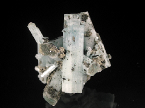 inner_mongolia_huanggang_aquamarine_for_sale.JPG (41749 bytes)