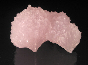 inner_mongolia_huanggang_manganocalcite_for_sale.JPG (45770 bytes)