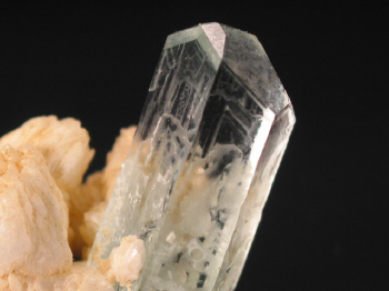 ashig5d.JPG (71043 bytes)