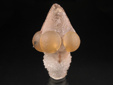 fluorite2.JPG (51132 bytes)